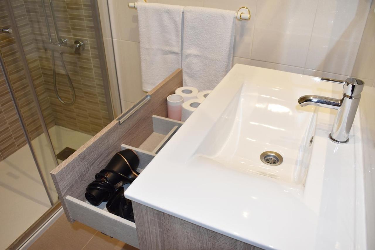 Apartamento Portico Paraiso Apartment Ourense Ngoại thất bức ảnh